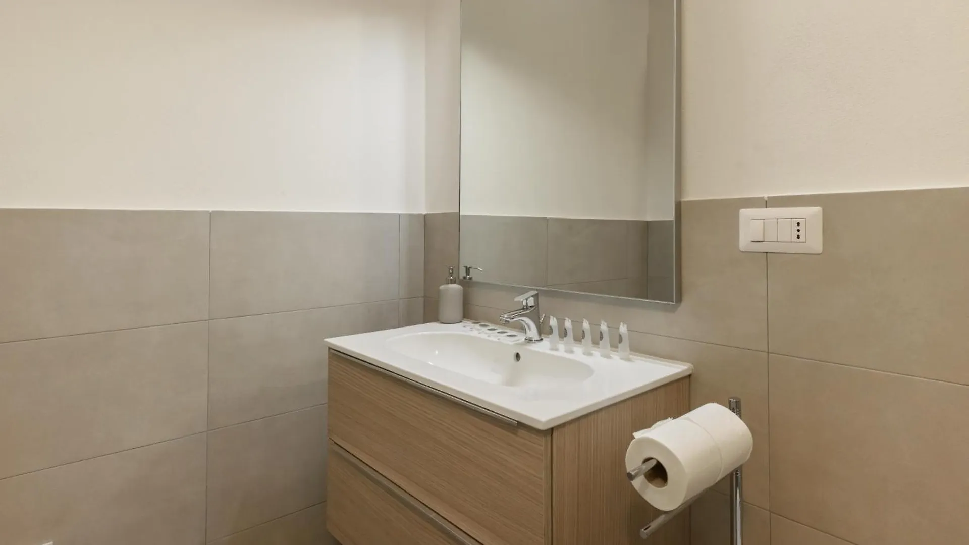 Flora - Brand New Apartment Near Historic Center Florenz 0*,  Italien