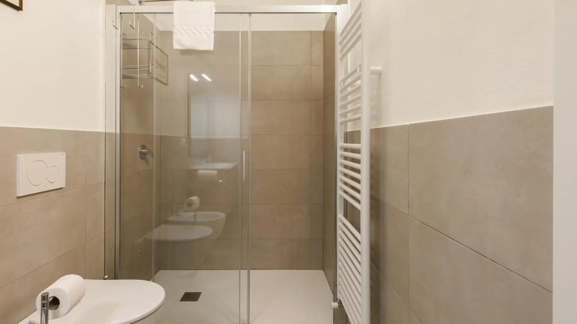 Flora - Brand New Apartment Near Historic Center Florenz Italien